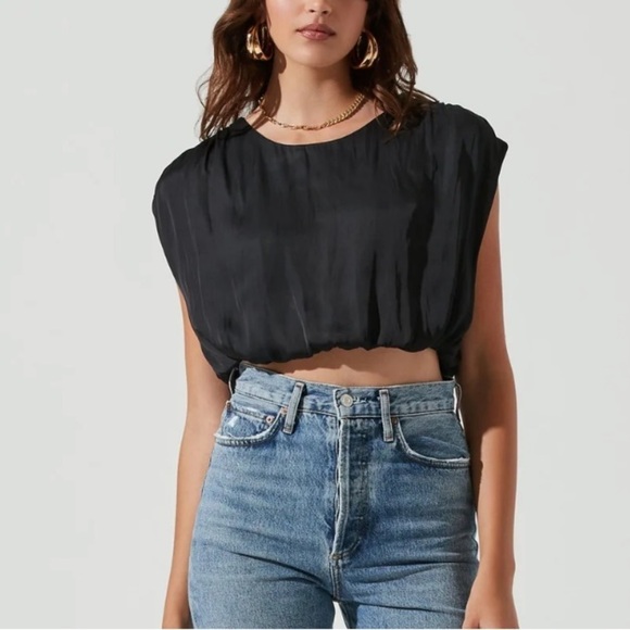 ASTR the label ❤️ RIVA CROP TOP black satin shirt boho disco date - Picture 1 of 6